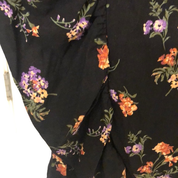 Abound Black Floral Ruffled Cropped Top - Picture 2 of 3